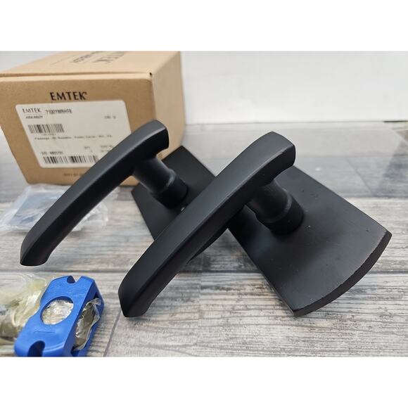 Emtek Yuma Levers Passage #4 Rosetta Right Hand Flat Black (7100YMRHFB) [91] - Picture 3 of 12